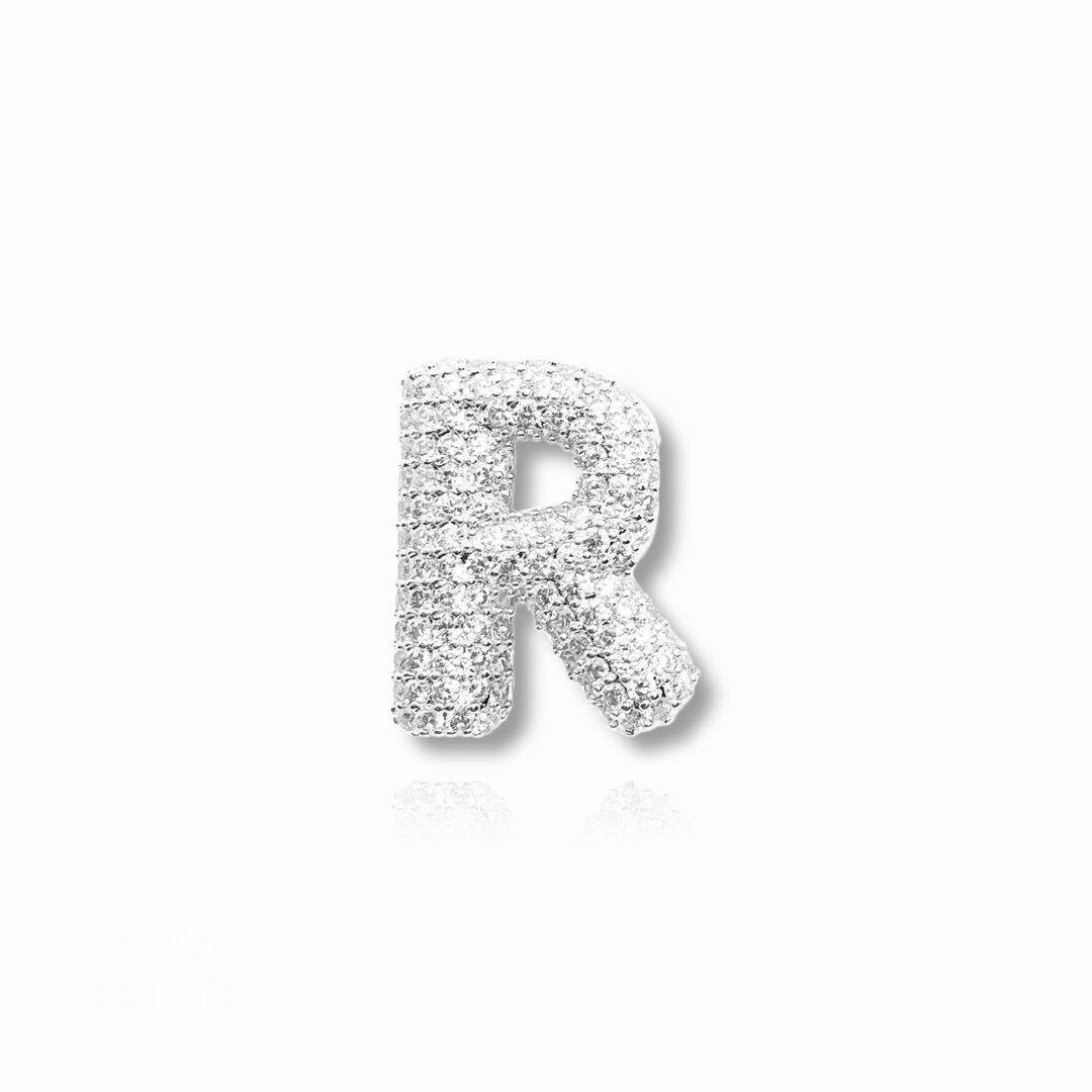 Pingente Letra R Inspiração Hailey Cravejada Cristal Prateada